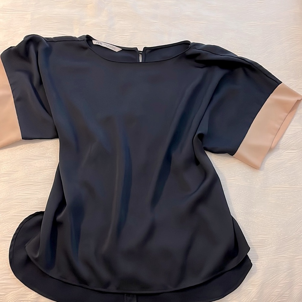 Blue short sleeve Zara shirt. Size XS